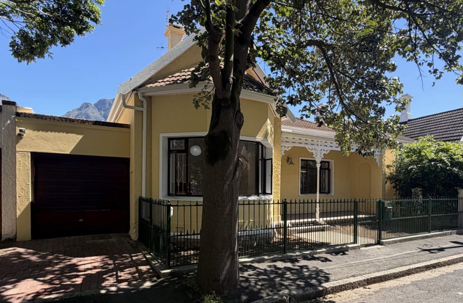 To Let 4 Bedroom Property for Rent in Rondebosch Village Western Cape
